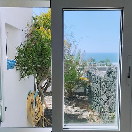 Beautiful Small Bungalow, Amazing Views And Garden Famara Eksteriør billede