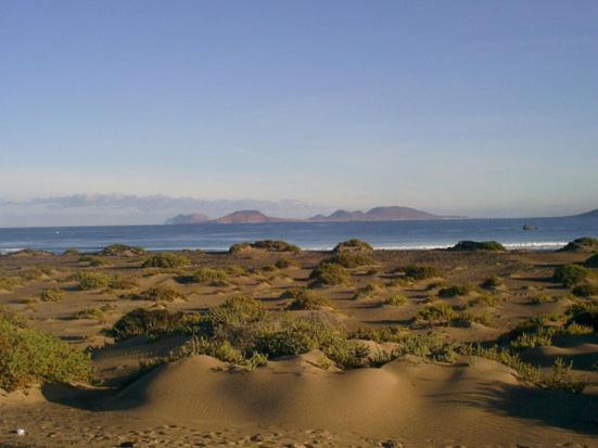 Beautiful Small Bungalow, Amazing Views And Garden Famara Eksteriør billede