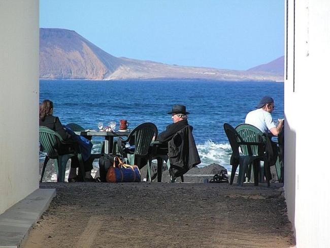 Beautiful Small Bungalow, Amazing Views And Garden Famara Eksteriør billede