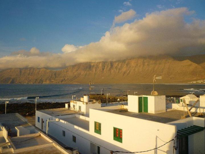 Beautiful Small Bungalow, Amazing Views And Garden Famara Eksteriør billede