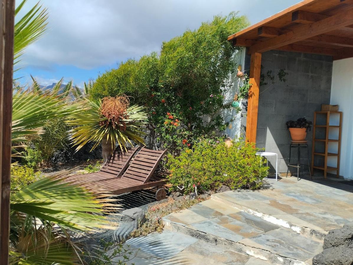 Beautiful Small Bungalow, Amazing Views And Garden Famara Eksteriør billede