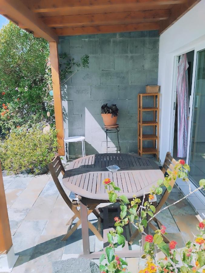 Beautiful Small Bungalow, Amazing Views And Garden Famara Eksteriør billede